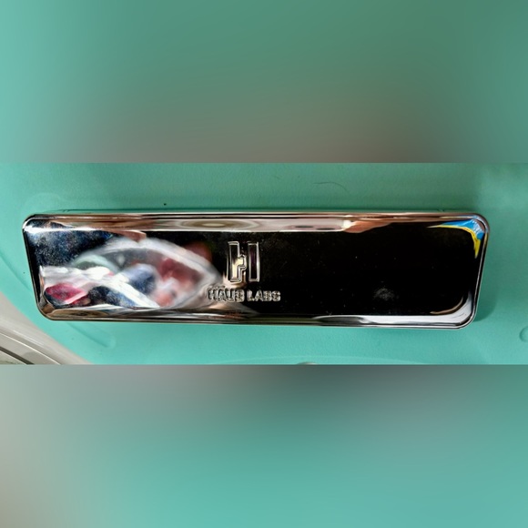 Haus Labs palette eyeshadow makeup - Picture 2 of 3